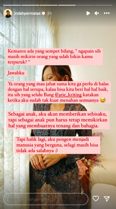 Ibunda Indah Permatasari dapat hadiah umrah dari sang anak, enggan doakan Arie Kriting di Tanah Suci