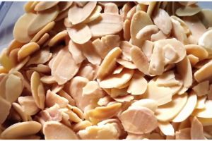 Trik memanggang almond slice agar warnanya cantik dan antigosong