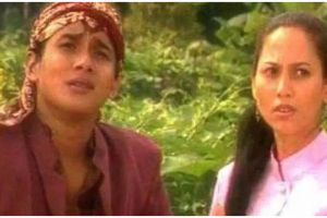 Aktor laga yang berakting bareng Meriam Bellina ini menikah ketiga kali, ini 11 potret terbarunya