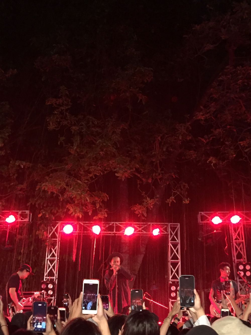 Berlangsung meriah, konser "Dara Setara FSTVLST" jadi tempat aman perempuan berekspresi