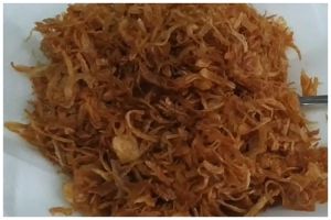 Trik menyimpan bawang goreng agar renyah dan tahan hingga berbulan-bulan