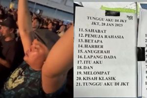 Pria ini jadi sorotan bisa tebak urutan lagu di konser Sheila On 7, ternyata begini fakta di baliknya