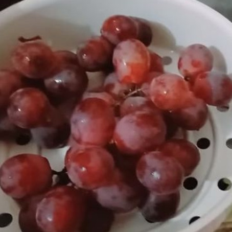 Cuma pakai 1 bahan dapur, ini cara hilangkan lapisan lilin pada anggur