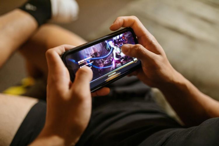 Cara cegah smartphone cepat panas saat bermain game, cukup ubah sedikit pengaturan