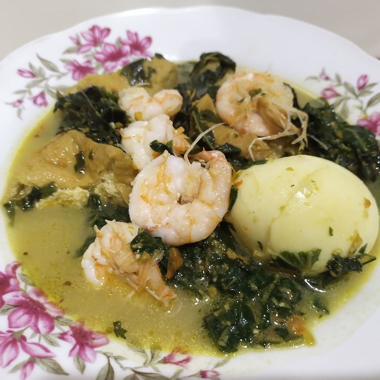Resep lodeh daun singkong campur udang, lezat, gurih, dan bikin selera makan nambah