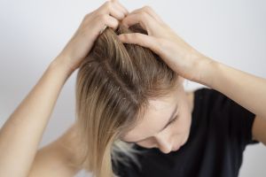 7 Perawatan kulit kepala ini bantu hilangkan ketombe dengan mudah dan cepat
