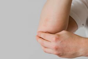 Mudah dilakukan, ini 7 cara mencerahkan siku yang menghitam menggunakan bahan dapur