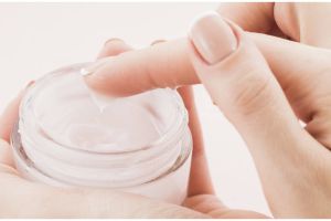 7 Rekomendasi moisturizer lokal untuk kulit berminyak, harga mulai Rp 20 ribu