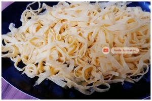 Trik antigagal bikin telur dadar khas lauk nasi kuning agar tipis dan antihambar
