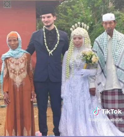 Ustazah asal Lombok berjodoh dengan bule Belgia karena aplikasi dating, begini cerita lengkapnya