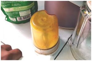 Pakai 2 bahan sederhana, ini cara mudah hilangkan noda kuning kunyit di blender