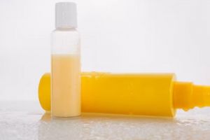 Hanya butuh 2 produk haircare, ini trik membuat kondisioner tanpa bilas untuk lembutkan rambut