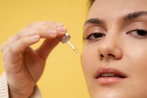 Cuma pakai 4 bahan alami, begini cara membuat serum untuk bikin wajah lembap dan glowing