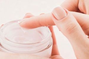 Hanya pakai 2 bahan dapur, ini cara bikin moisturizer untuk menghidrasi kulit seharian