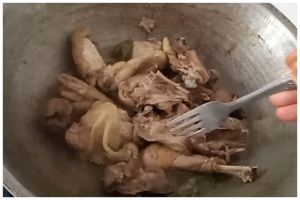 Trik merebus ayam kampung tua agar bau amisnya hilang dan empuk tanpa dipresto