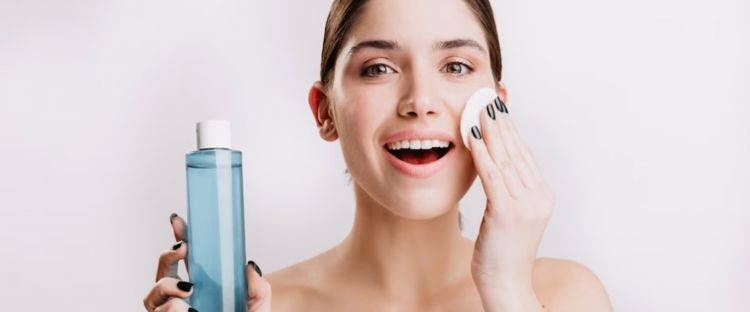 Panduan Memilih Toner yang Lembut untuk Kesehatan Kulit Sensitif