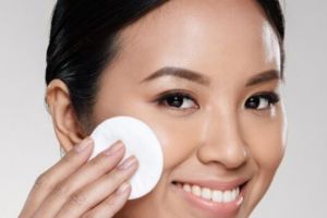 Cara membuat cleansing oil untuk bersihkan makeup pakai 3 bahan alami, bikin wajah bebas jerawat