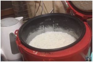 Trik mengatasi nasi kurang matang di rice cooker, praktis tanpa perlu dikukus