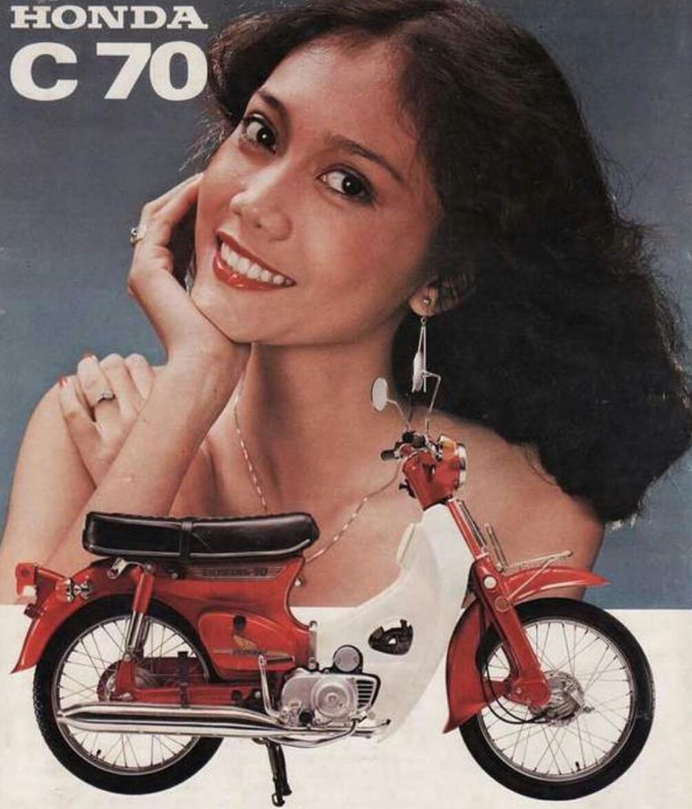 Cewek model iklan motor ini kini jadi sosialita, intip 11 potret terbarunya yang trendy abis