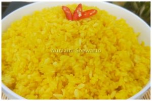 Trik masak nasi kuning agar hasilnya pulen tapi tak menggumpal dan lebih gurih