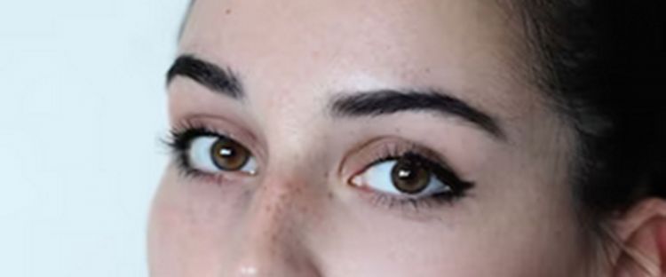 Panduan Menggunakan Eyeliner Coklat Untuk Look Lembut