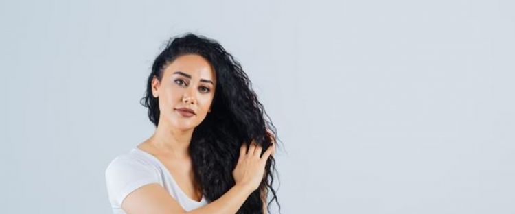 Praktis dan hemat, begini trik membuat dry sampo cuma pakai 1 bahan dapur