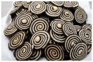 Nggak perlu digoreng, ini cara mudah bikin kuping gajah yang manis dan renyah tahan lama