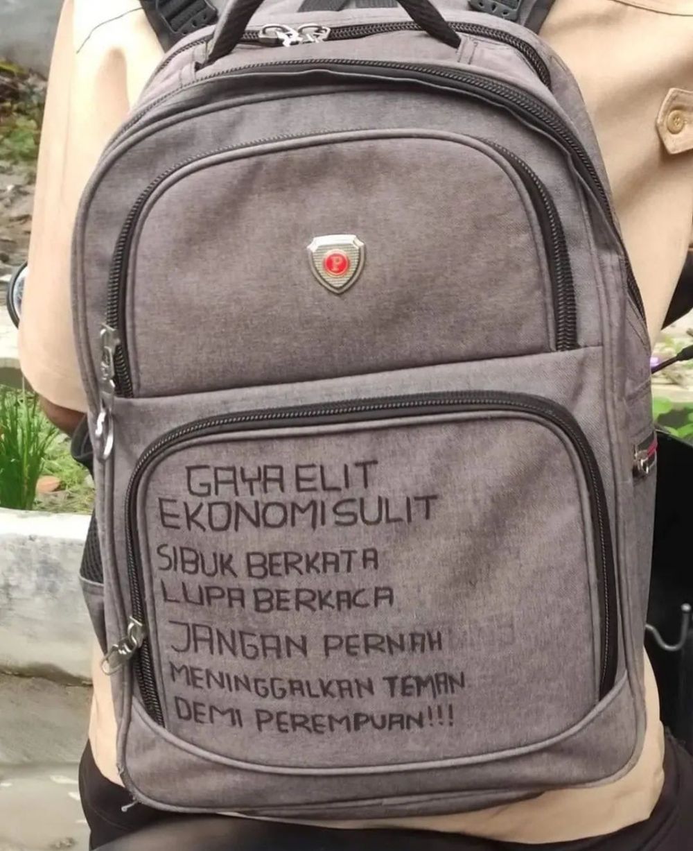 13 Potret lawak tas anak sekolah ini absurdnya kebangetan, bikin si anak pengen libur aja