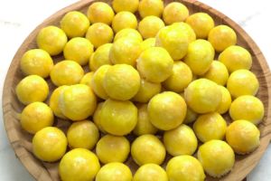 Trik memanggang kue nastar agar matang merata, mengilap, dan antiretak