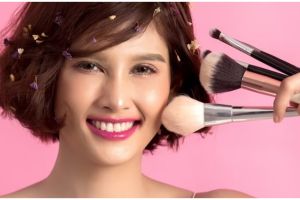 7 Langkah makeup antilongsor untuk kulit berminyak, hasil awet dan tahan lama