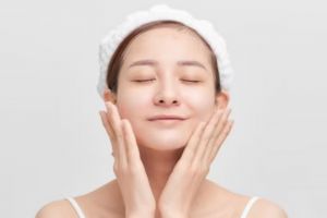 Trik menghaluskan dan mencerahkan wajah hanya pakai 1 jenis buah, atasi kusam dan beruntusan