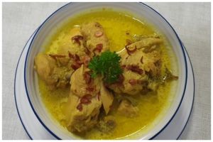 Trik masak opor ayam agar tidak amis dan cepat basi, cukup tambah satu bahan dapur