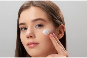 Kulit glowing dan segar, ini trik membuat masker untuk mengatasi kulit kering dengan 2 bahan alami