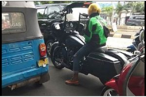 11 Potret Ojek online dengan motor mewah ini bukti orang kaya gabut nyari kerjaan