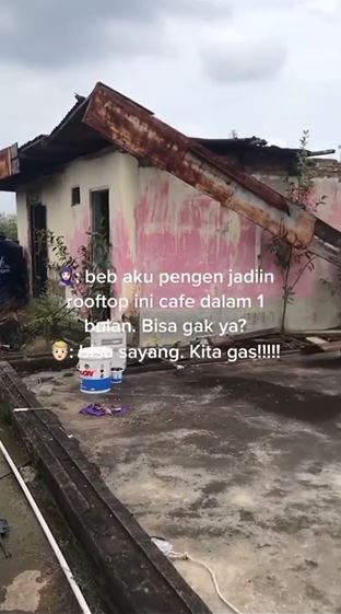 Transformasi rooftop kumuh dan berantakan dimakeover jadi kafe estetik, hasilnya kece maksimal