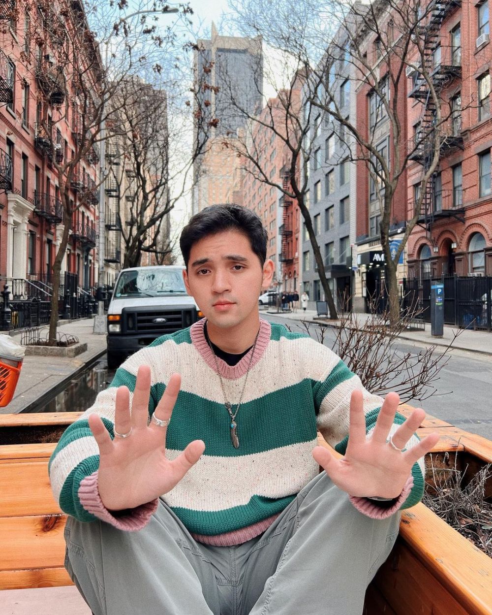 Kini jadi musisi ganteng, intip 11 potret terbaru pemeran Ucup di Si Entong