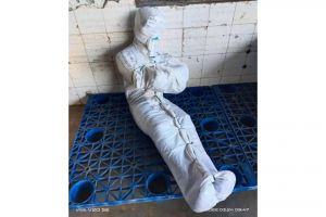 Sulit dimengerti, 11 potret kocak bungkus paket dari olshop ini bikin kurir dan penerima ketawa bareng