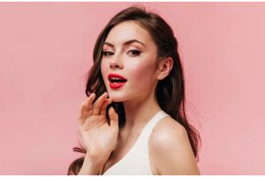 Nggak perlu beli, ini cara bikin lip tato sendiri di rumah cuma pakai 1 bahan dapur
