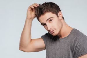 Cara bikin rambut pria autolembut dan berkilau ini cuma butuh 3 bahan dapur, atasi kasar dan kusut