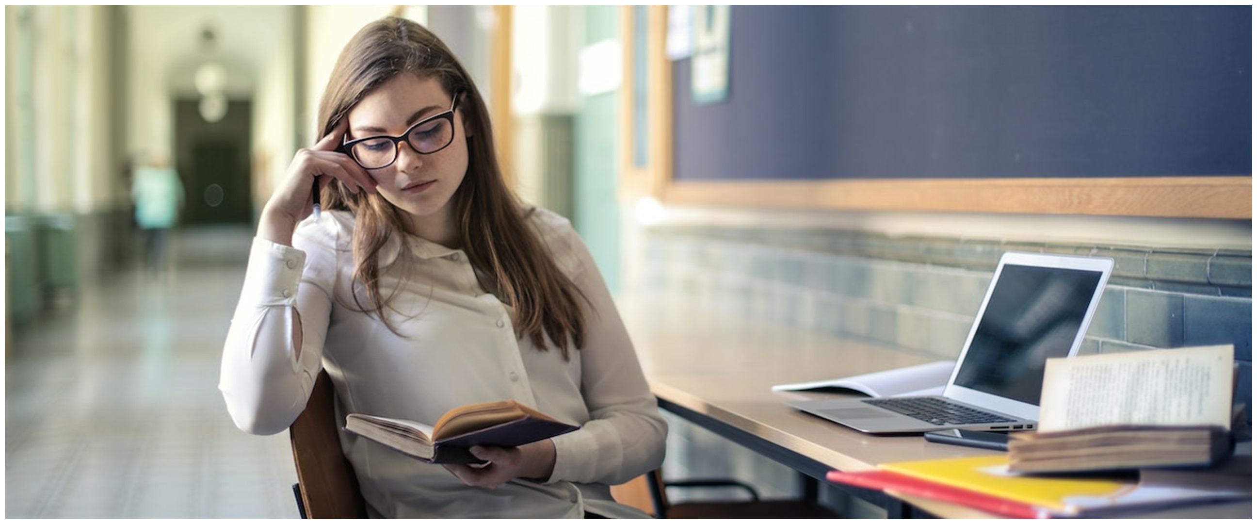 75 Contoh kata kerja aksi dalam bahasa Indonesia, lengkap dengan pengertian dan cirinya