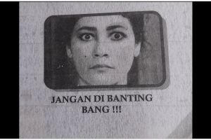 15 Tulisan lucu peringatan di paket ini bacanya auto nyengir, bikin kurir lebih hati-hati