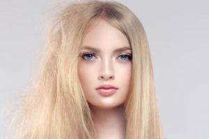 Bantu merawat rambut rusak akibat bleaching, ini cara membuat scrub kulit kepala pakai 5 bahan alami