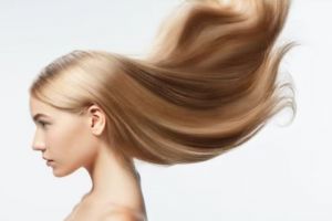 Bikin lembut dan antikusut, begini cara membuat hair serum untuk rambut berwarna pakai 6 bahan alami