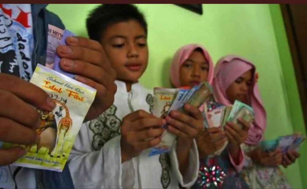 Tingkahnya bikin nggak habis pikir, 13 potret kocak ini cuma ditemukan saat Lebaran
