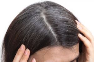 Cara mengurangi uban pada remaja agar rambut sehat dan hitam, cuma pakai 5 bahan alami