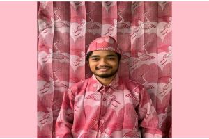 Malah kamuflase, 11 potret kocak baju lebaran mirip motif gorden ini bikin geleng kepala