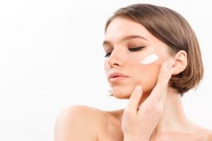 Bikin kulit putih dan antikering, ini cara lembapkan wajah pakai face lotion dari 1 jenis biji-bijian