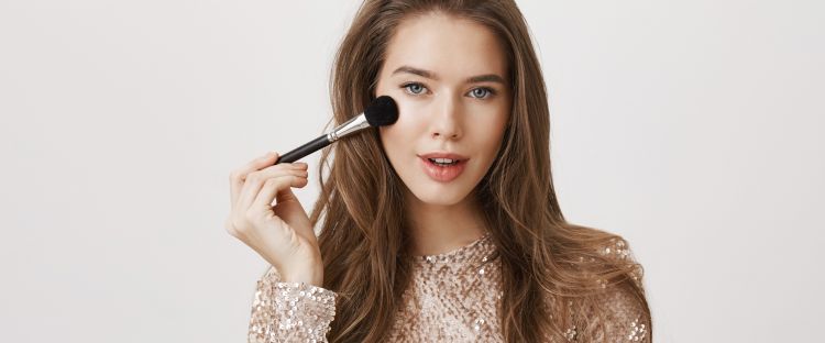 Trik mudah pakai contour ini hanya butuh satu alat tulis, bikin pipi auto tirus