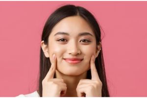 Nggak perlu operasi plastik, ini cara membuat lesung pipi cuma modal 1 alat makeup