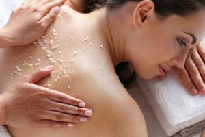 Cara mengatasi kulit kusam dengan scrub dari 2 bahan dapur ini bikin kulit auto glowing